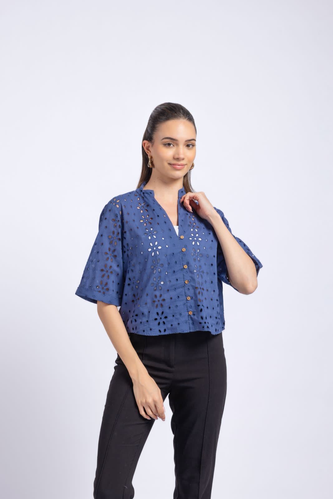 Crop top in soft Schiffli fabric